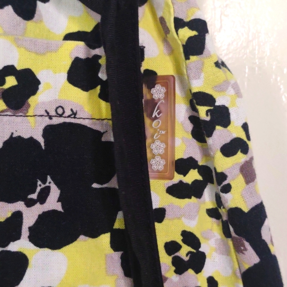 Koi scrub top - Picture 5 of 8